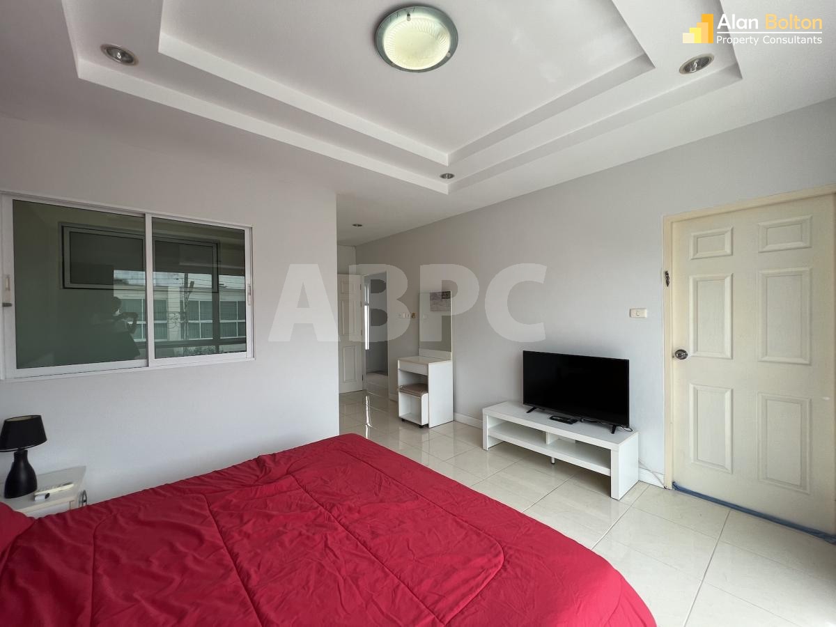 2 Bed 3 Bath Townhouse in East Pattaya photo 20
