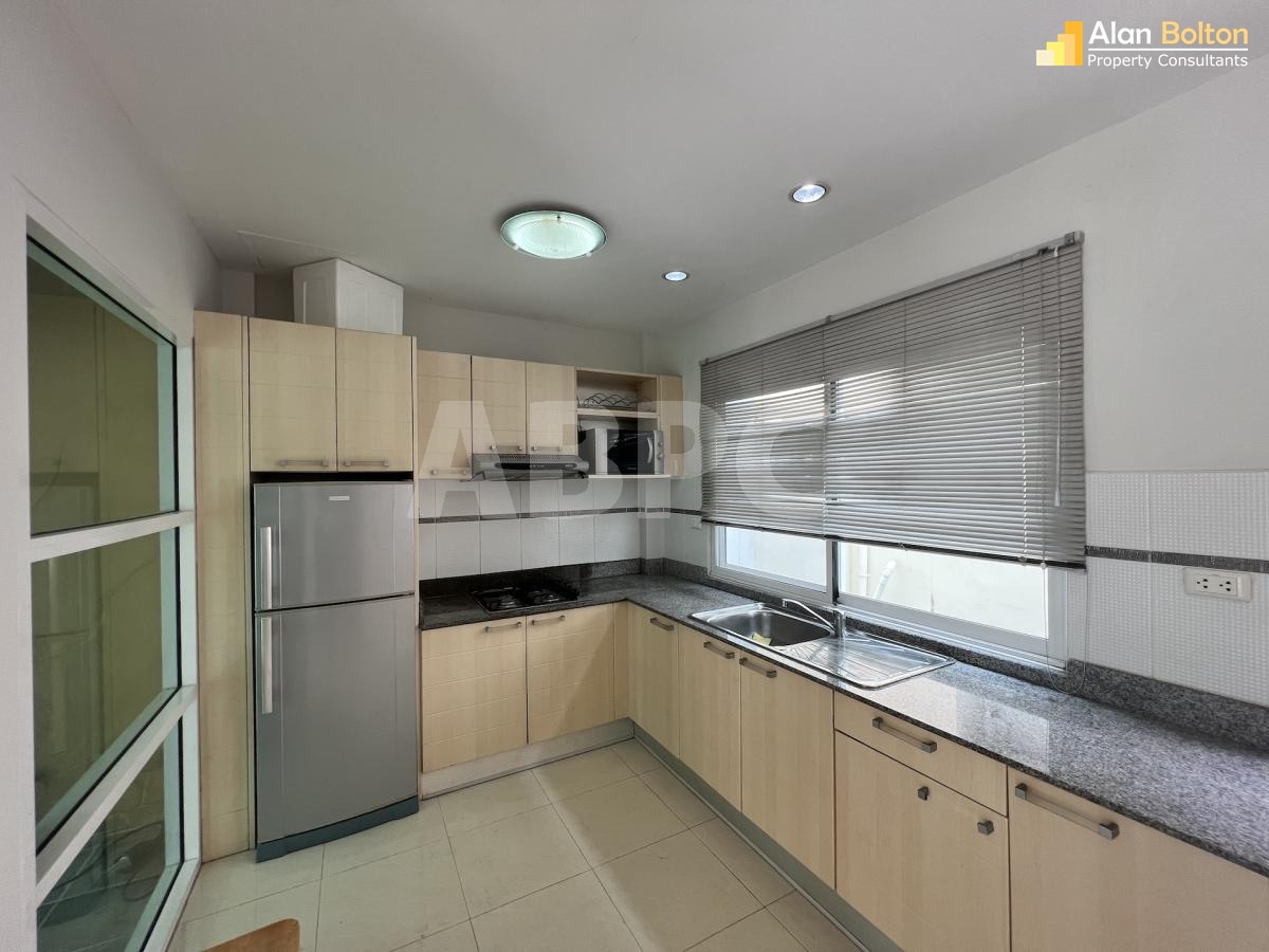 2 Bed 3 Bath Townhouse in East Pattaya photo 16
