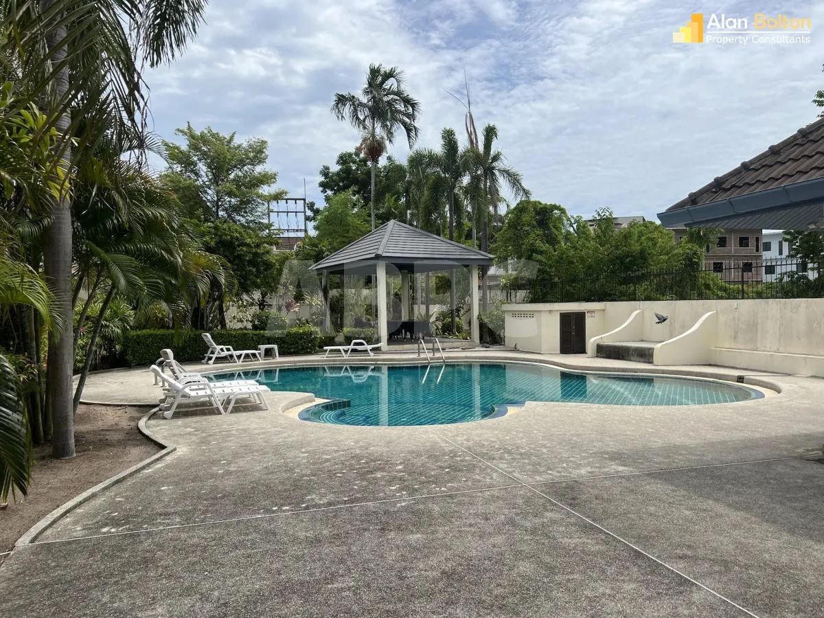 2 Bed 3 Bath Townhouse in East Pattaya photo 2
