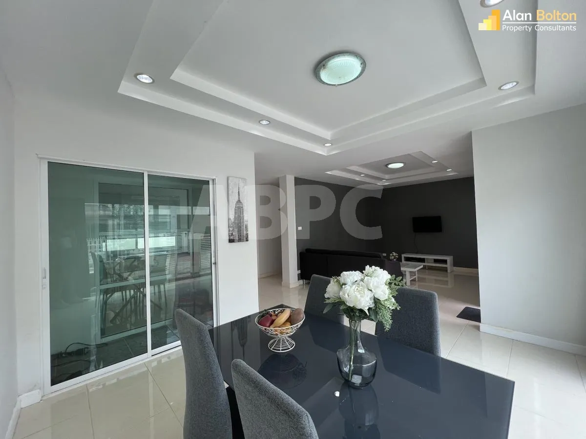 2 Bed 3 Bath Townhouse in East Pattaya photo 13