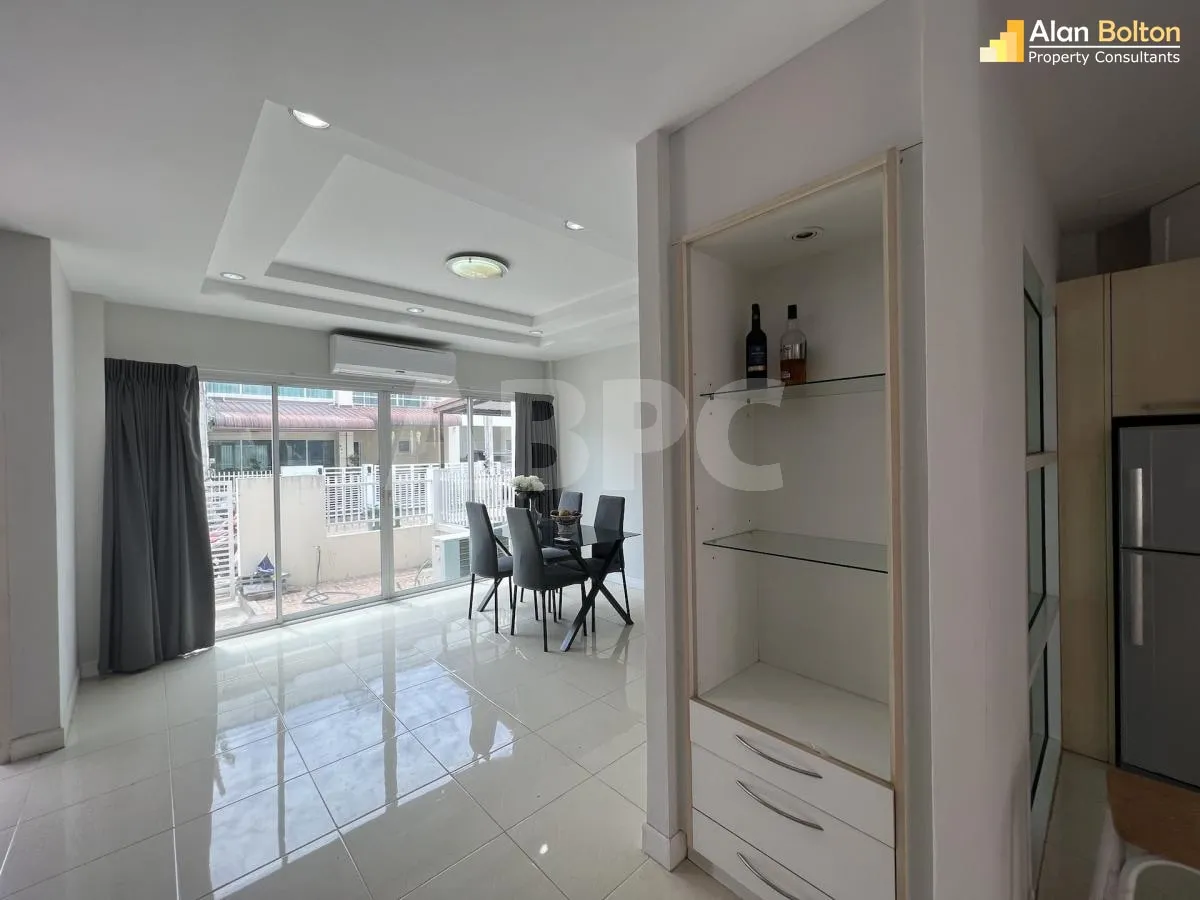 2 Bed 3 Bath Townhouse in East Pattaya photo 14