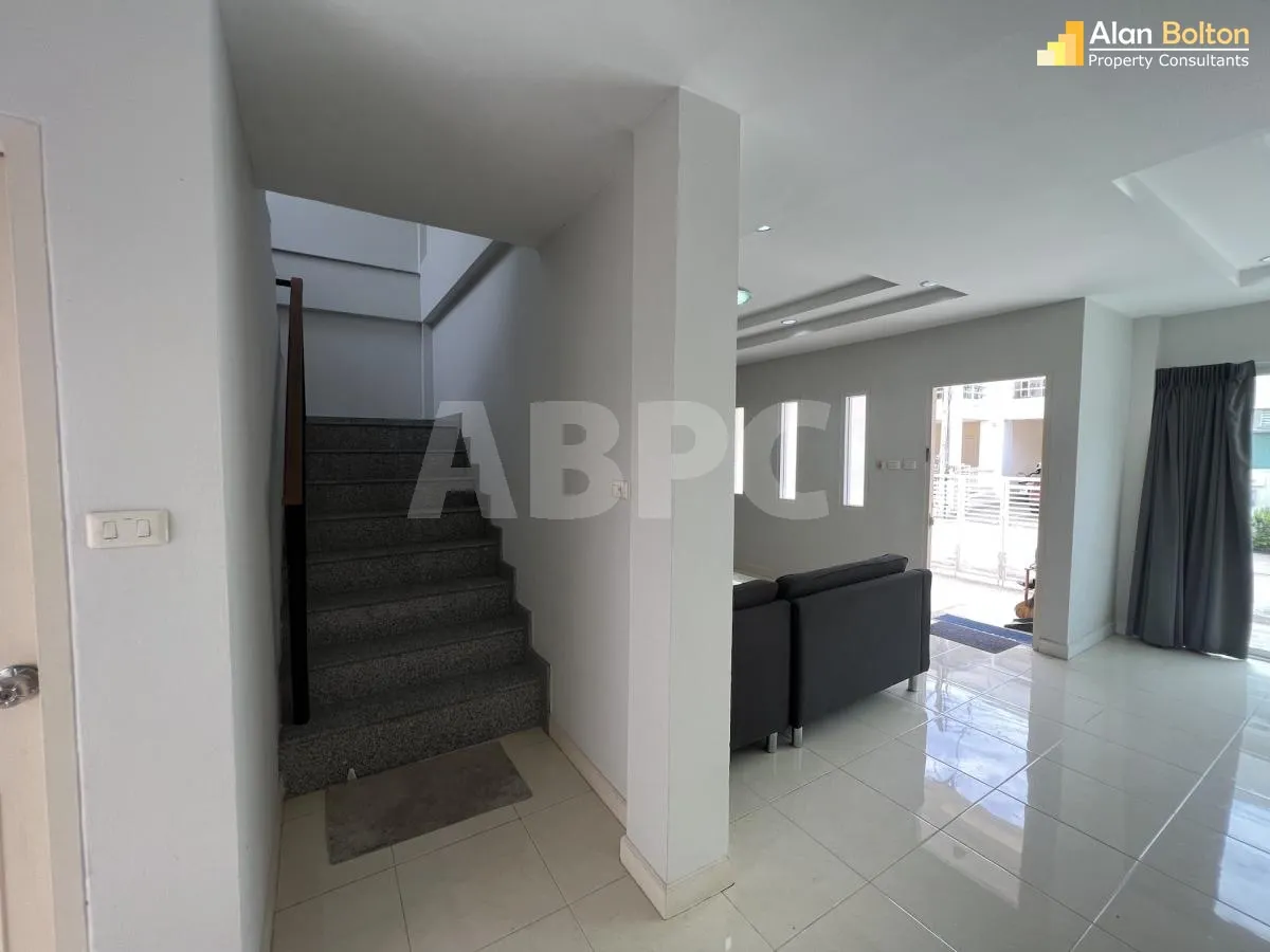 2 Bed 3 Bath Townhouse in East Pattaya photo 16