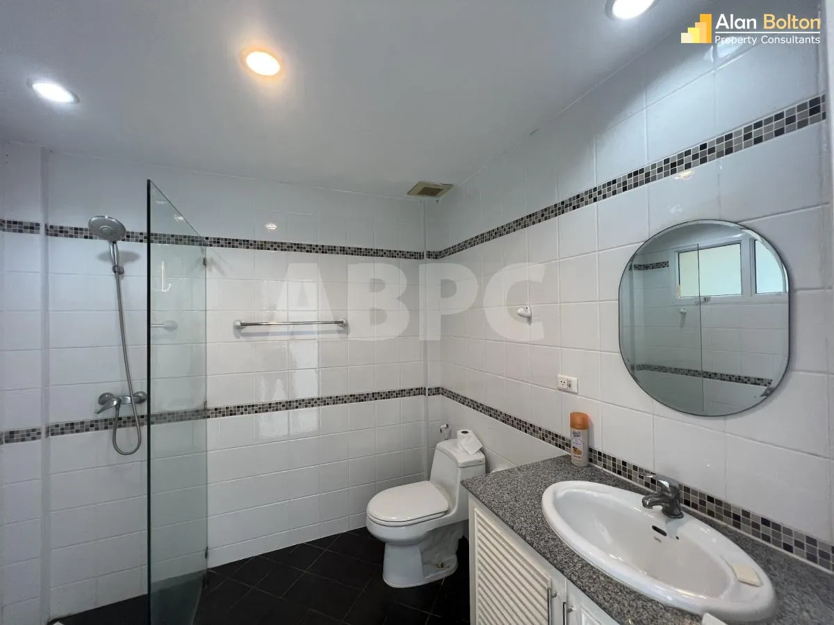 2 Bed 3 Bath Townhouse in East Pattaya photo 23