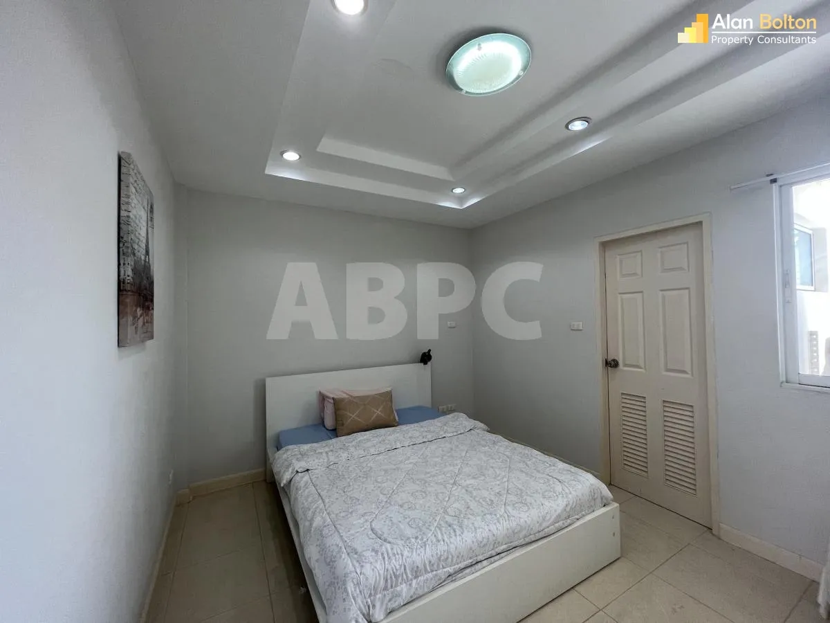 2 Bed 3 Bath Townhouse in East Pattaya photo 24