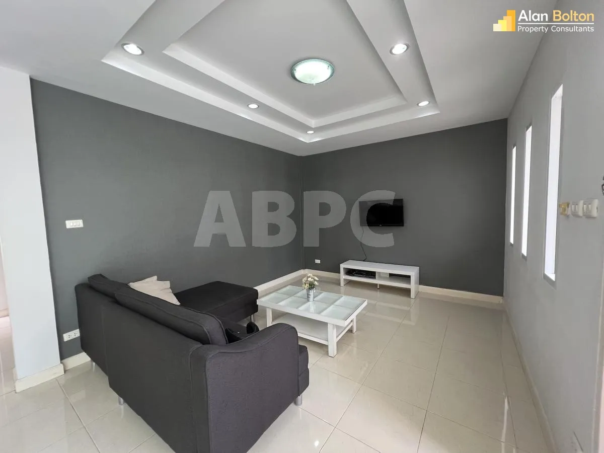2 Bed 3 Bath Townhouse in East Pattaya photo 9