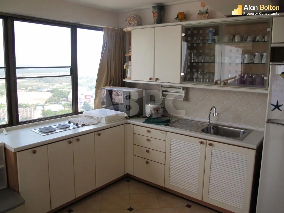 Beachfront Condo For Rent in Sunshine Beach photo 6