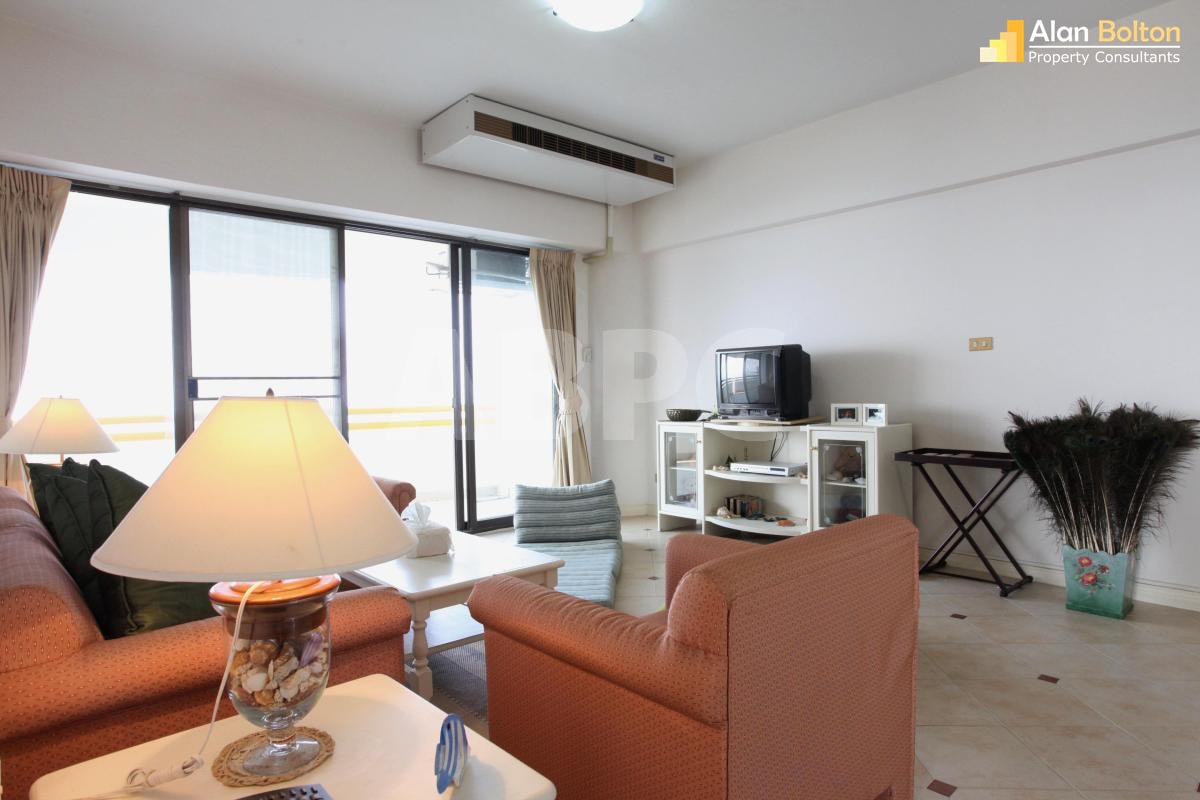 Beachfront Condo For Rent in Sunshine Beach photo 5