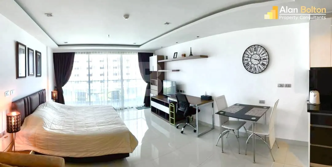 Studio Bed 1 Bath in Wong Amat ABPC0729 photo 6