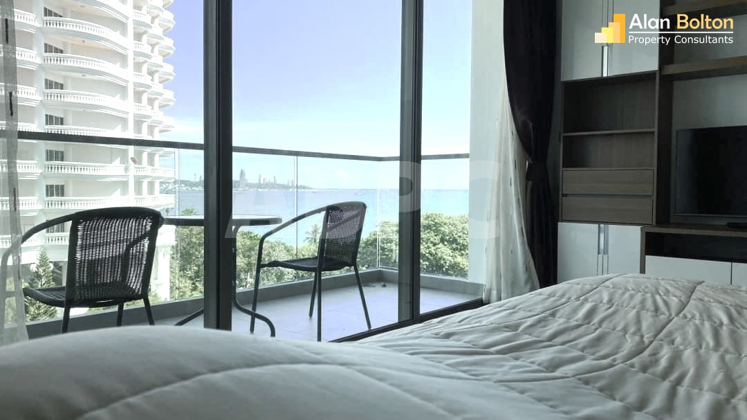 Studio Bed 1 Bath in Wong Amat ABPC0729 photo 8