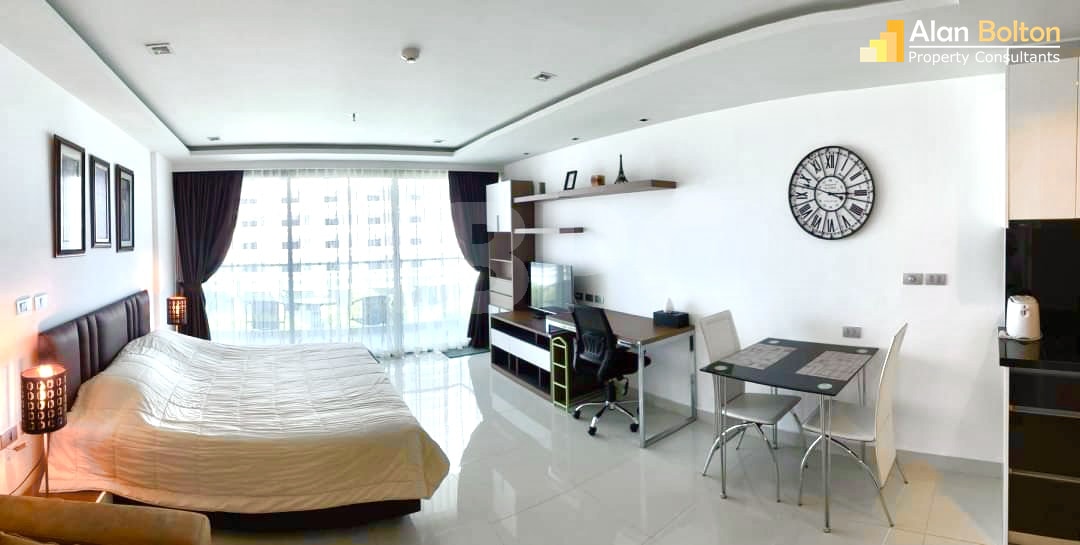 Studio Bed 1 Bath in Wong Amat ABPC0729 photo 6