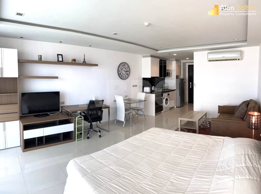 Studio Bed 1 Bath in Wong Amat ABPC0729 photo 7
