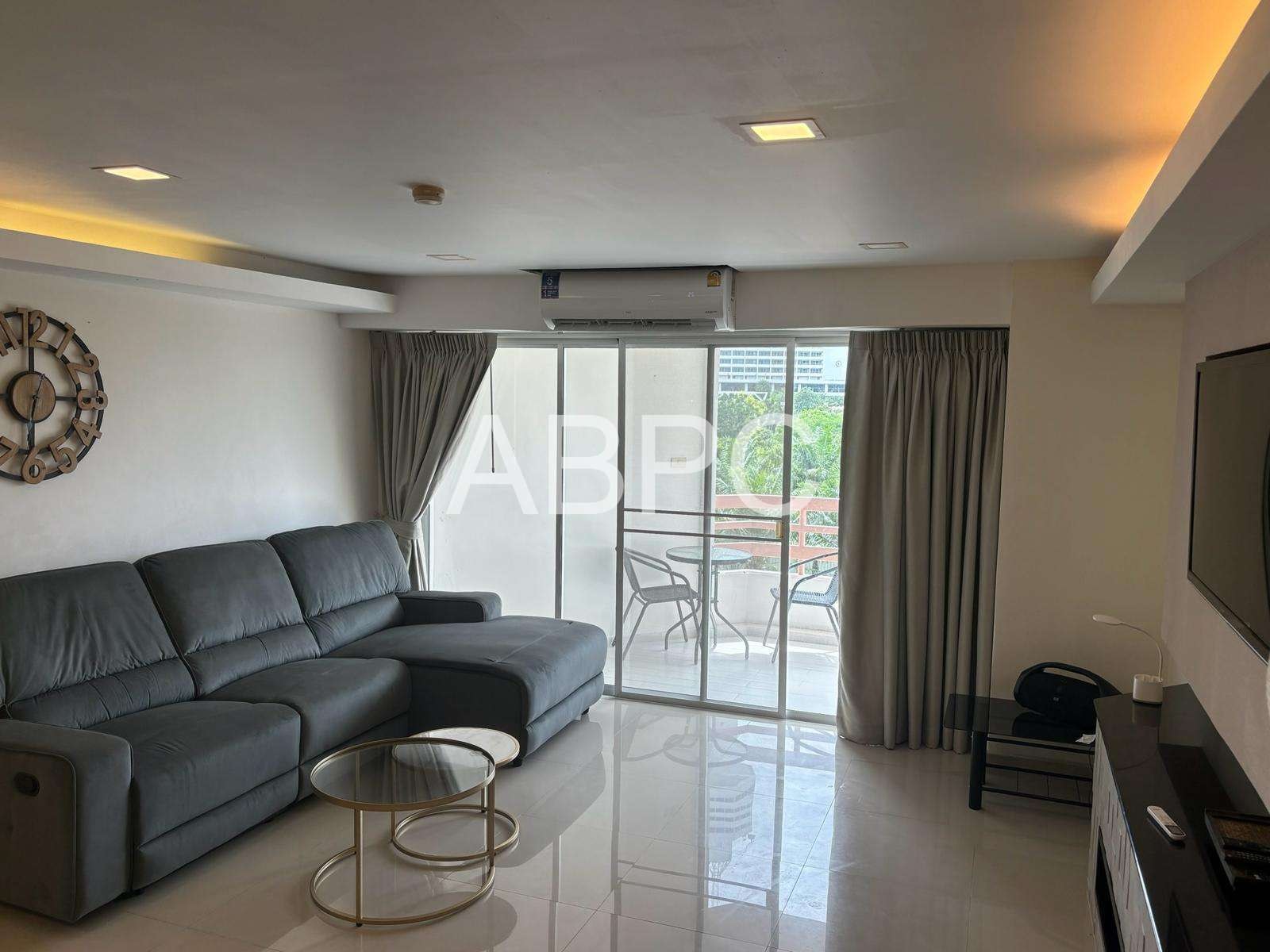 Large Partial Ocean View 1 Bedroom 1 Bathroom Condo in Pratumnak photo 18