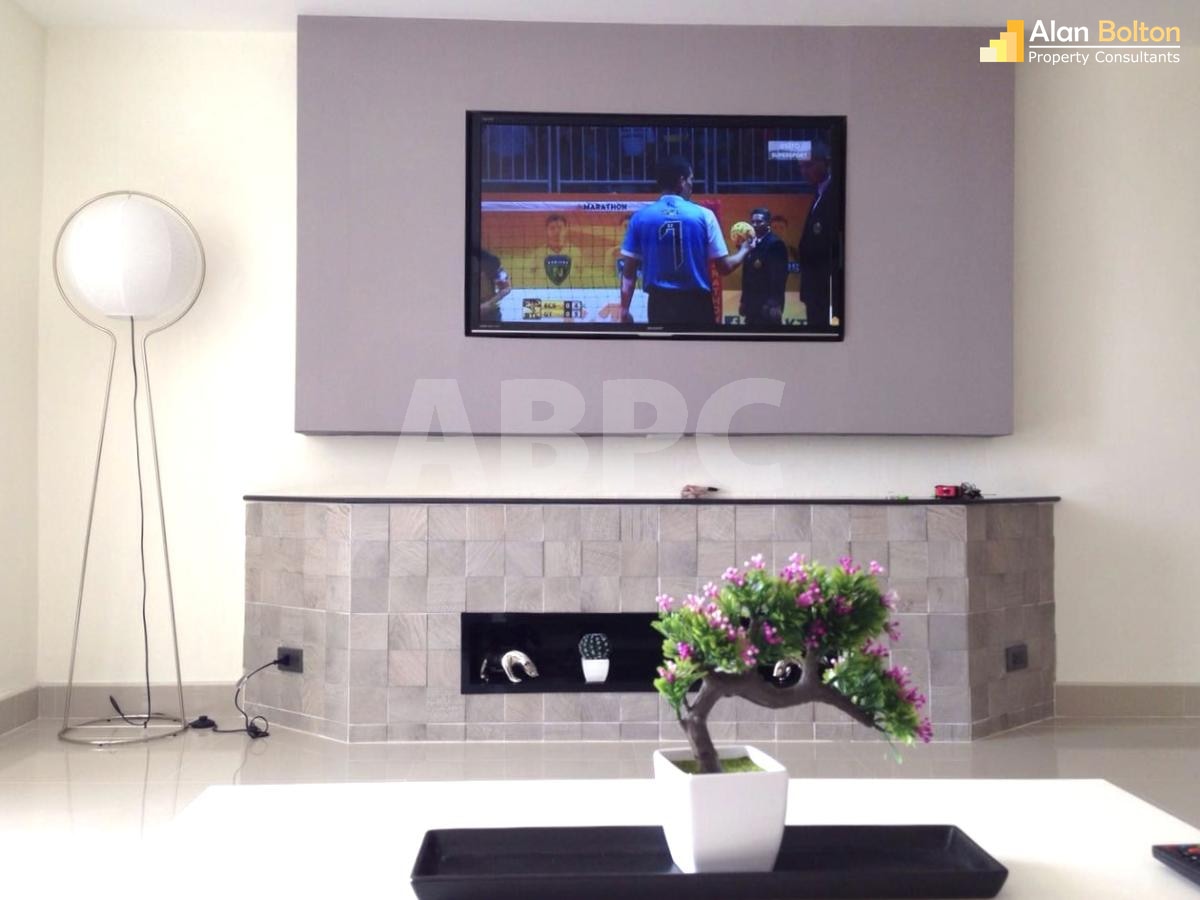 Large Partial Ocean View 1 Bedroom 1 Bathroom Condo in Pratumnak photo 14