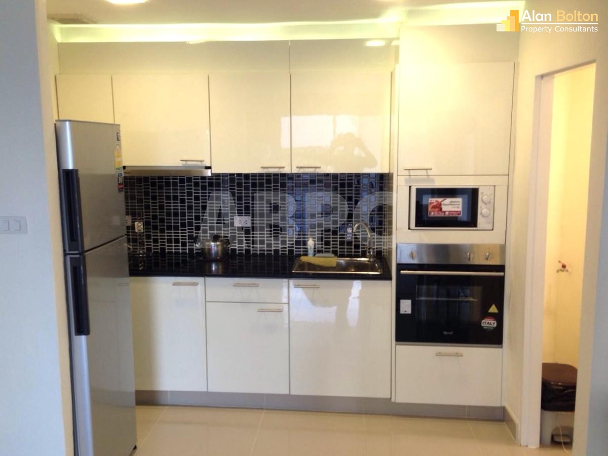 Large Partial Ocean View 1 Bedroom 1 Bathroom Condo in Pratumnak photo 6