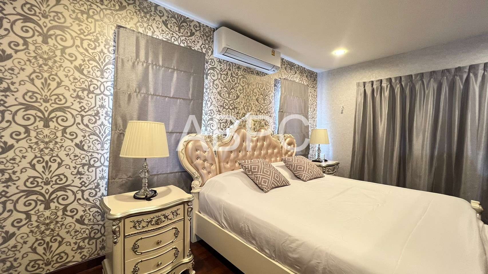 5 Bed Pool Villa in Central Park Hillside Village photo 11