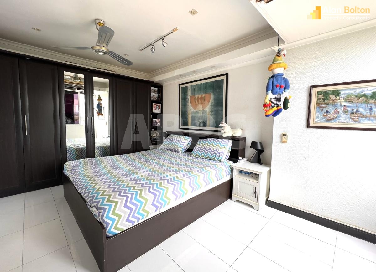 2 Condos For 4.5 Million Baht photo 18