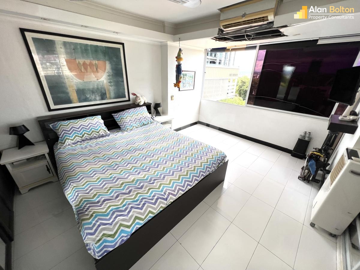 2 Condos For 4.5 Million Baht photo 19