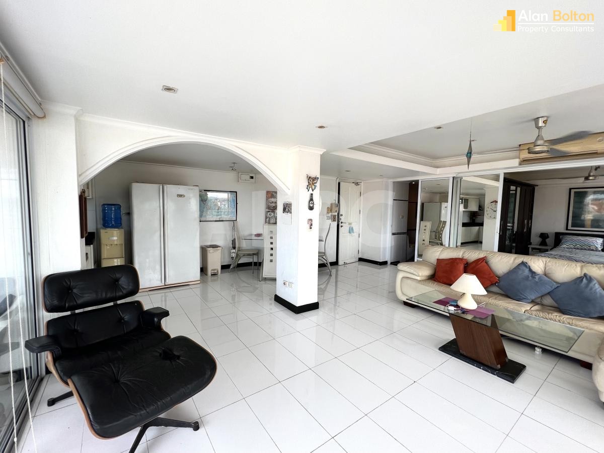 2 Condos For 4.5 Million Baht photo 13