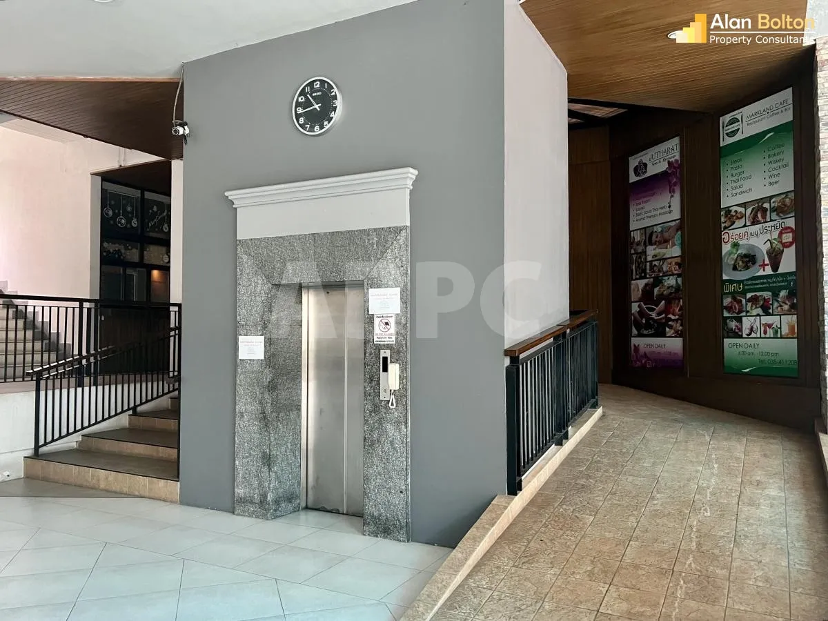 Ocean View Studio Condo In Central Pattaya photo 16