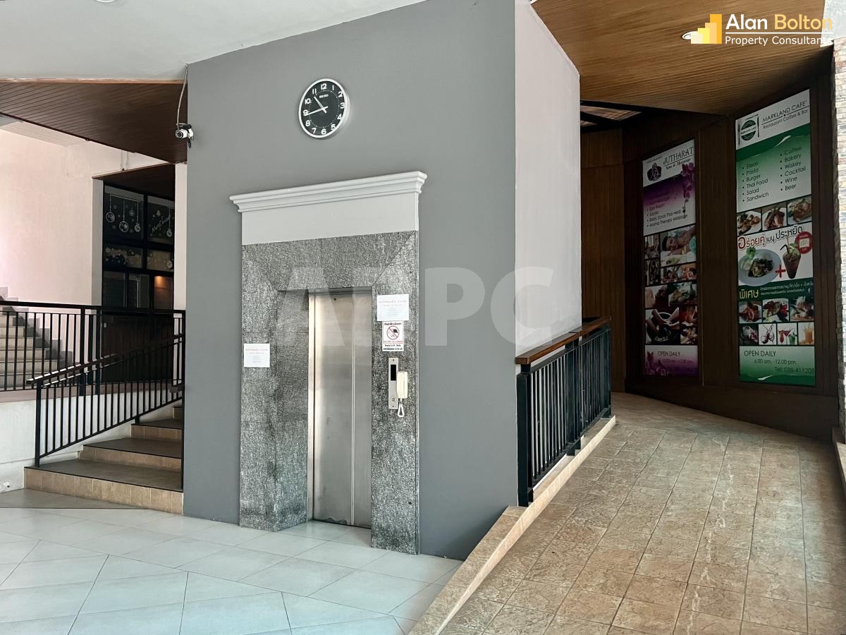 Ocean View Studio Condo In Central Pattaya photo 17