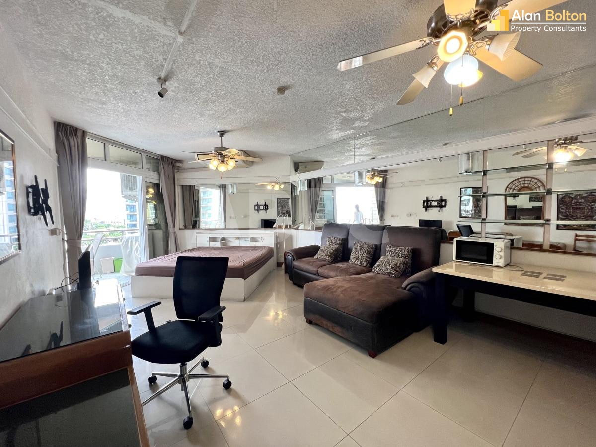 Ocean View Studio Condo In Central Pattaya photo 26