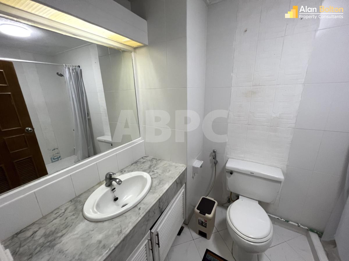 Ocean View Studio Condo In Central Pattaya photo 8