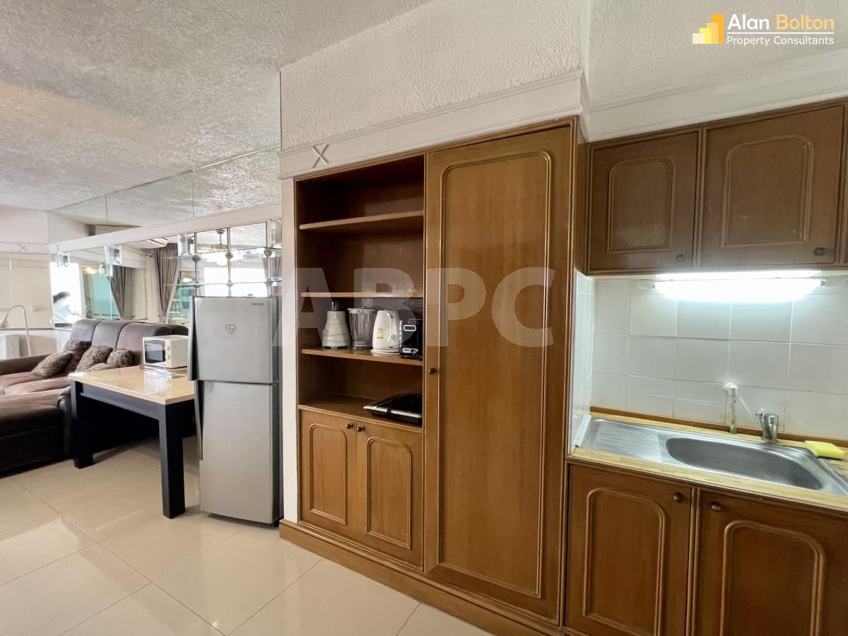 Ocean View Studio Condo In Central Pattaya photo 6
