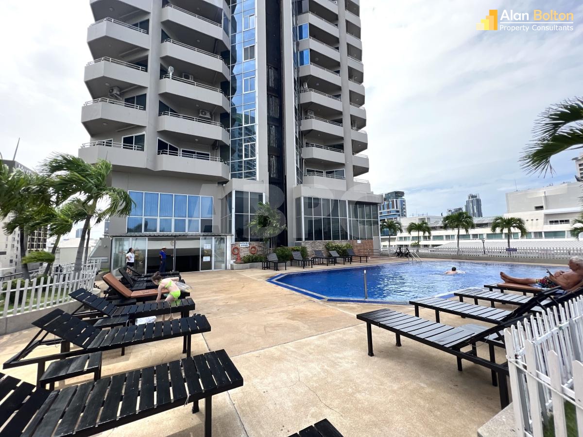 Ocean View Studio Condo In Central Pattaya photo 3