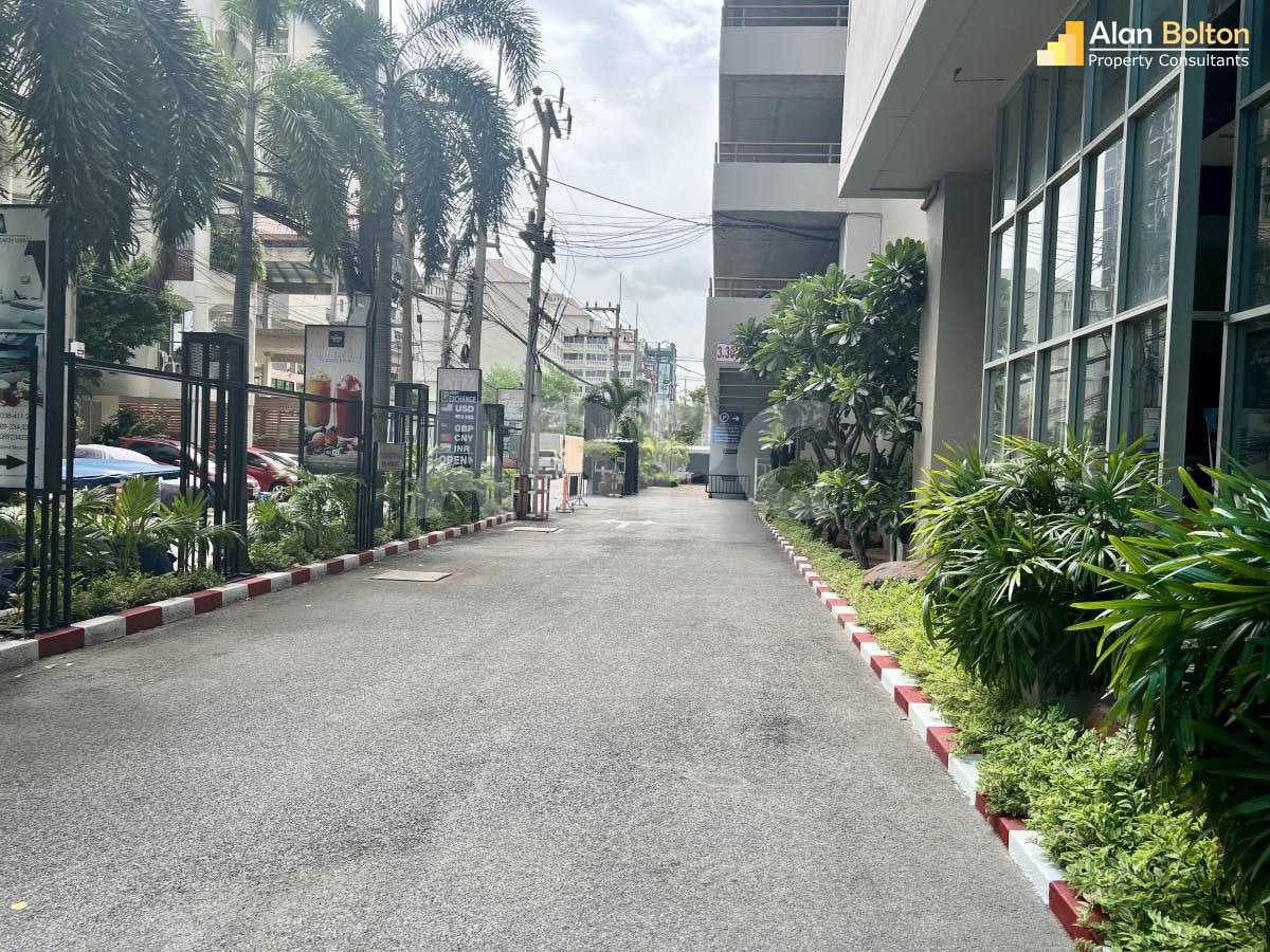 Ocean View Studio Condo In Central Pattaya photo 19
