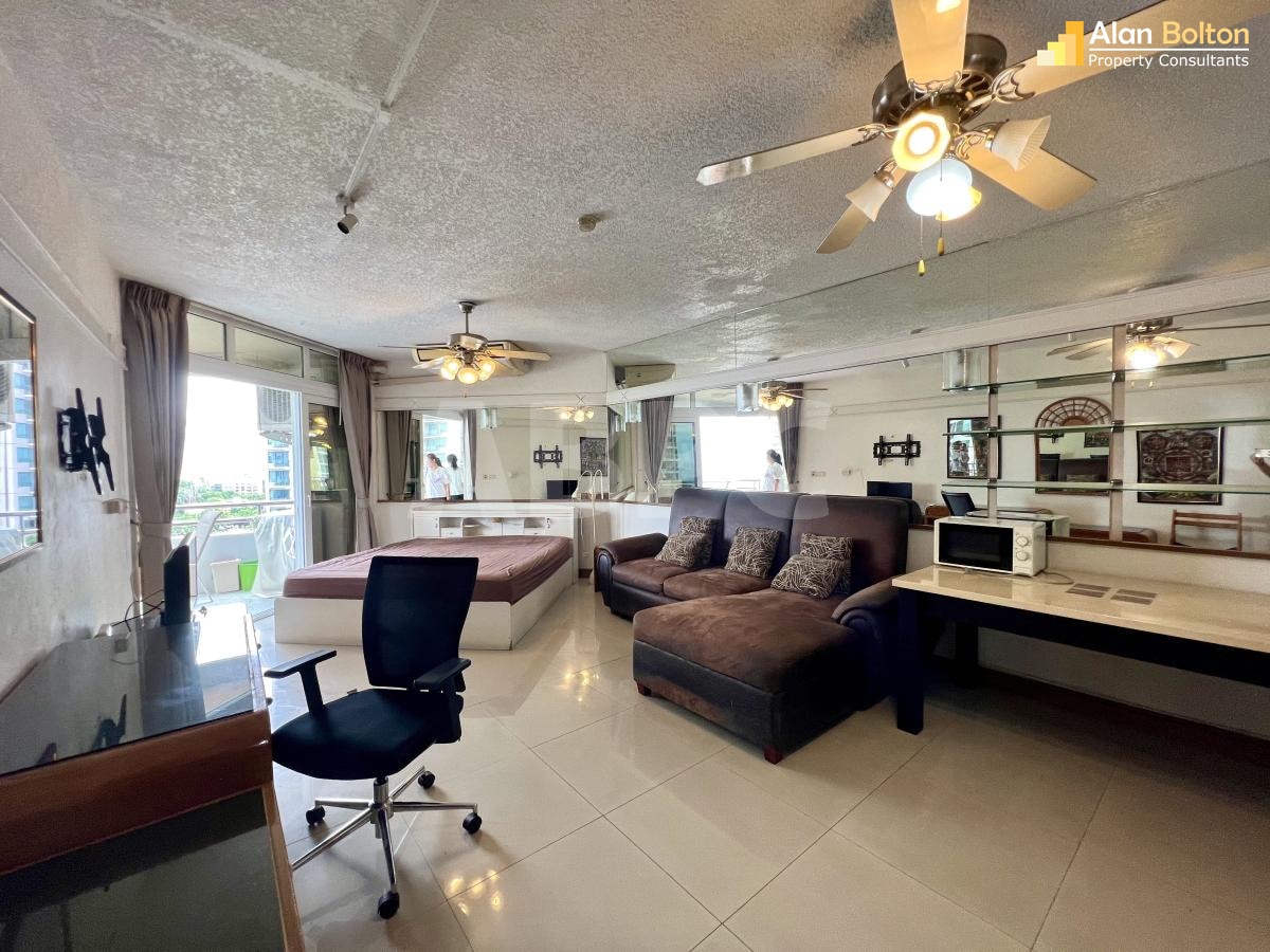 Ocean View Studio Condo In Central Pattaya photo 4