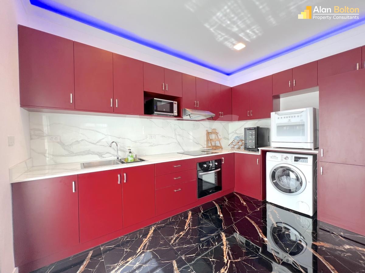 Luxury Modern 4 Bedroom 3 bathroom Pool Villa In East Pattaya photo 10