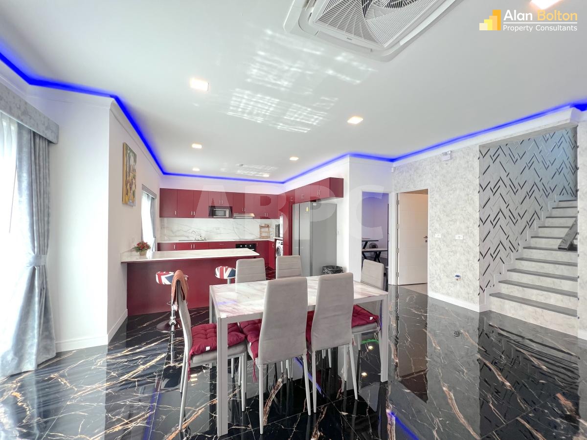Luxury Modern 4 Bedroom 3 bathroom Pool Villa In East Pattaya photo 9