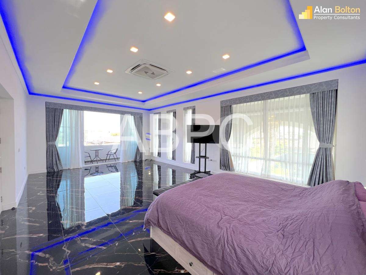 Luxury Modern 4 Bedroom 3 bathroom Pool Villa In East Pattaya photo 12