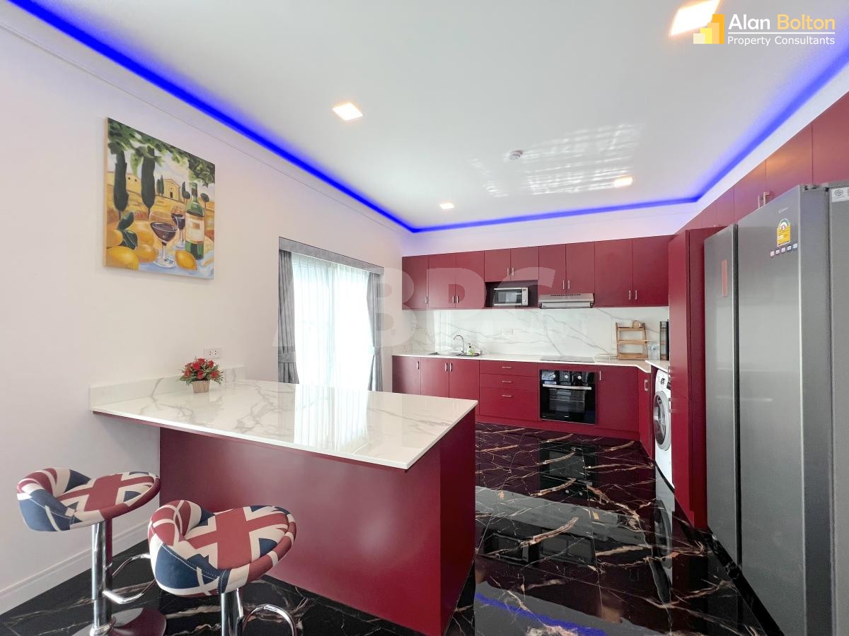 Luxury Modern 4 Bedroom 3 bathroom Pool Villa In East Pattaya photo 8