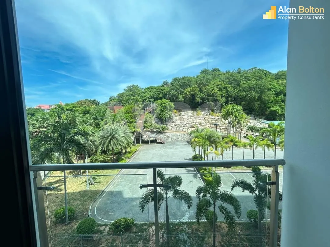 2 Bed 2 Bath Condo in Pratumnak
