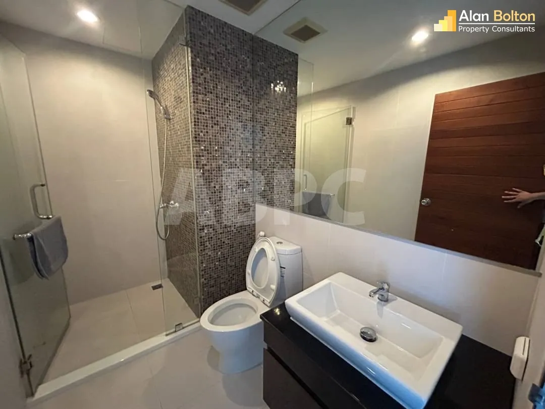 2 Bed 2 Bath Condo in Pratumnak photo 12