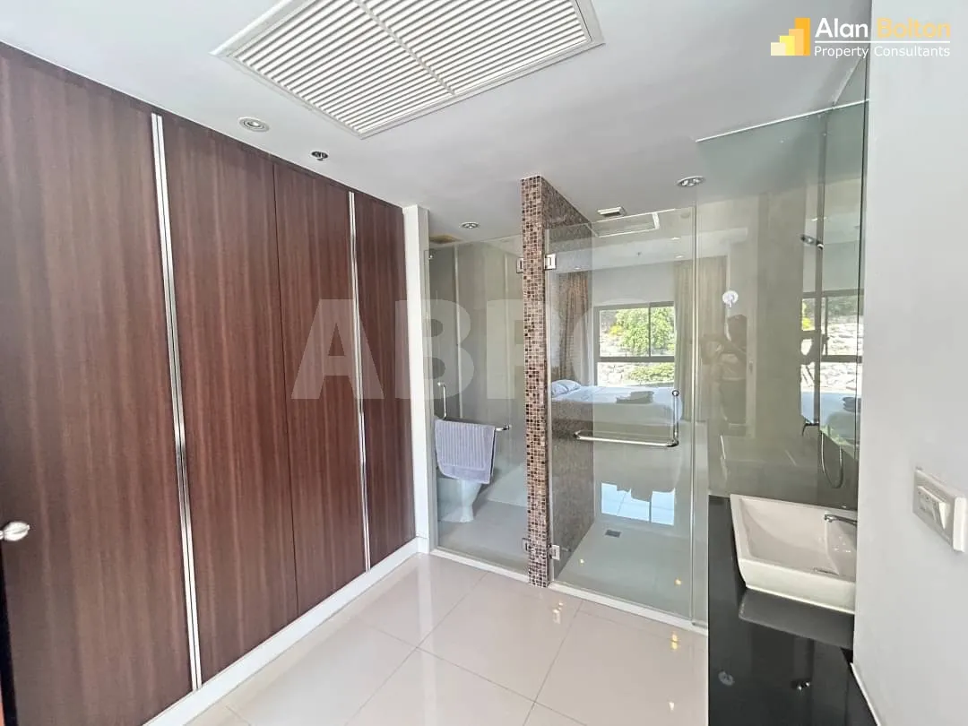 2 Bed 2 Bath Condo in Pratumnak photo 16