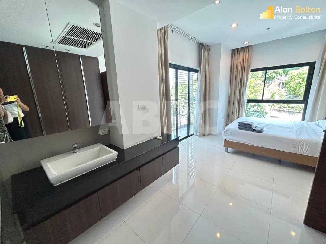 2 Bed 2 Bath Condo in Pratumnak photo 4