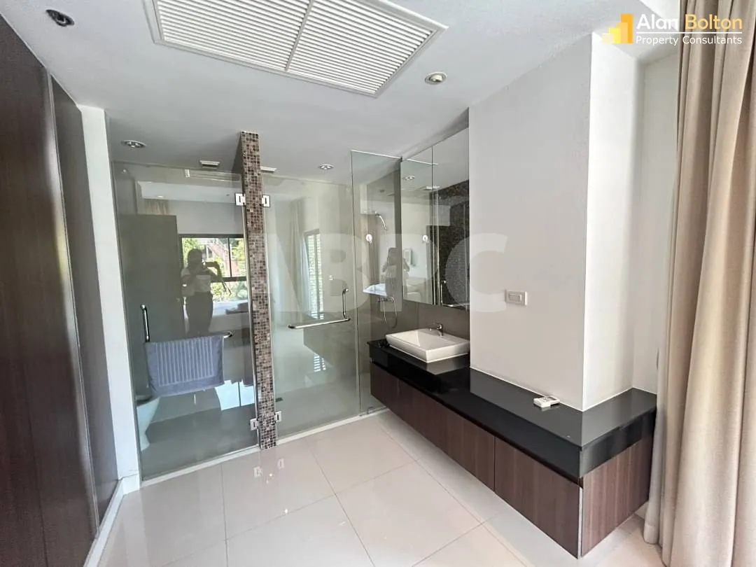 2 Bed 2 Bath Condo in Pratumnak photo 5