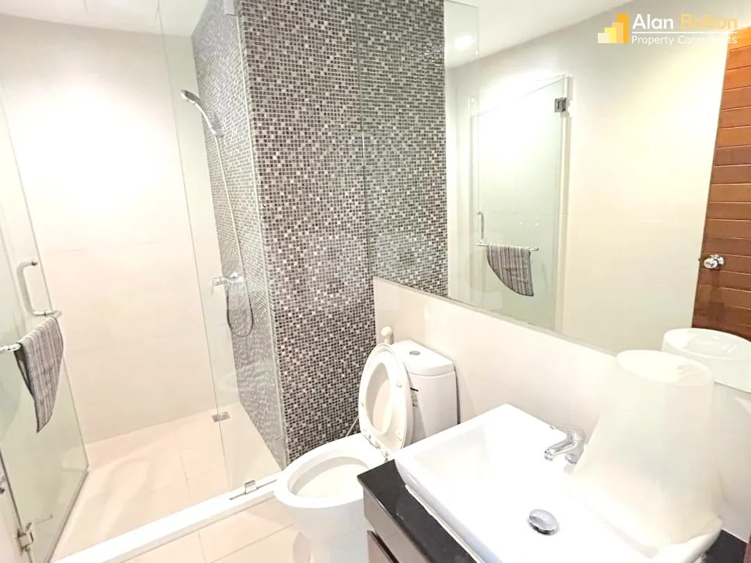 2 Bed 2 Bath in Pratumnak photo 12