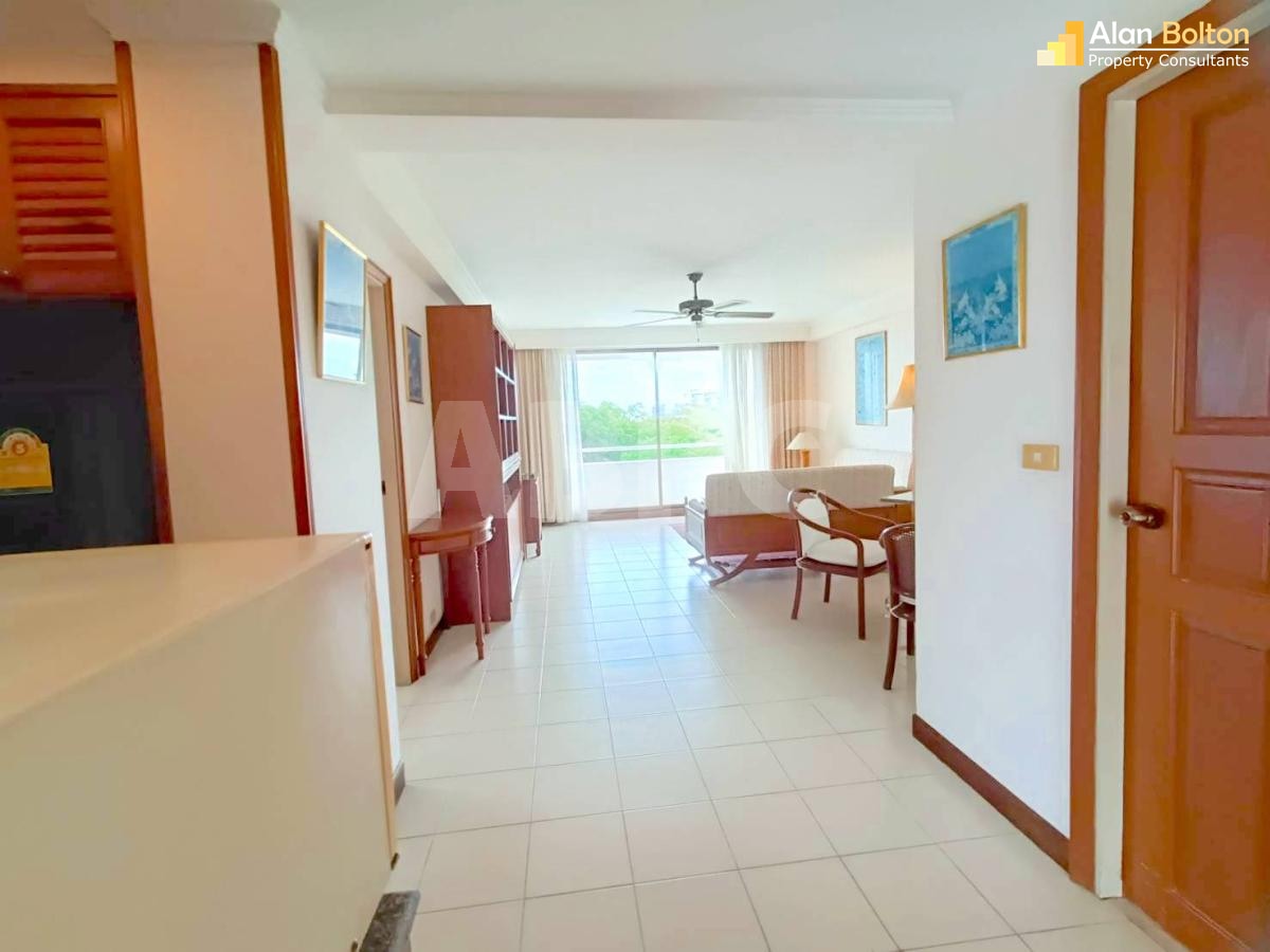 2 Bedroom 2 Bathroom Condo in Pratumnak photo 5