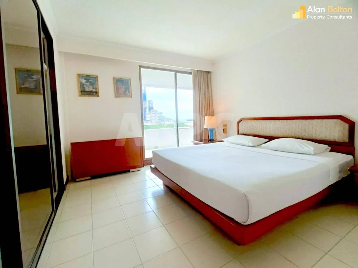 2 Bedroom 2 Bathroom Condo in Pratumnak photo 6