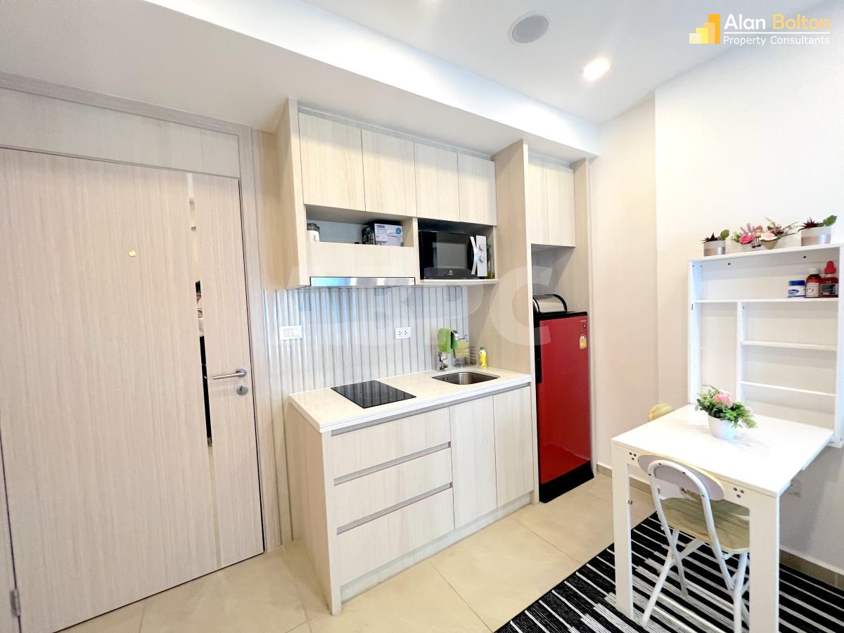 1 Bed 1 Bath Condo In South Pattaya photo 7