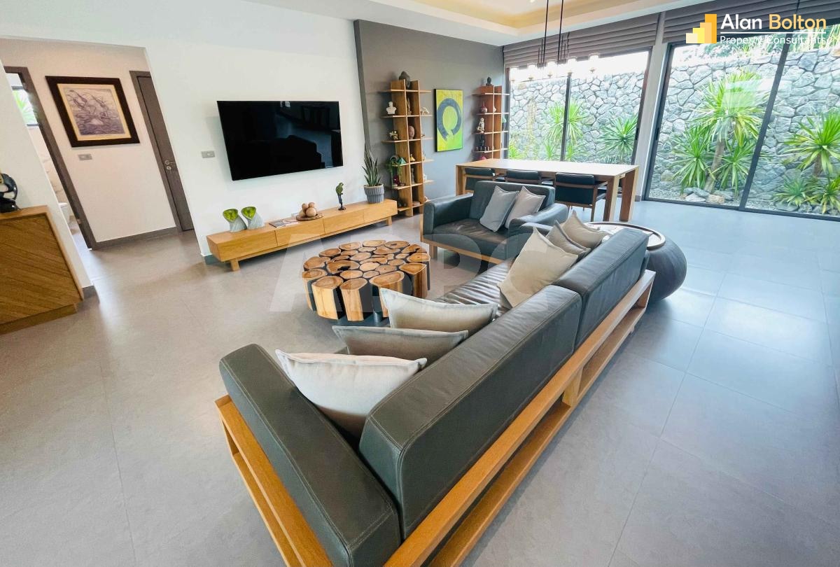 3 Bedrooms 3 bathrooms Luxury Pool Villa in East Pattaya photo 6