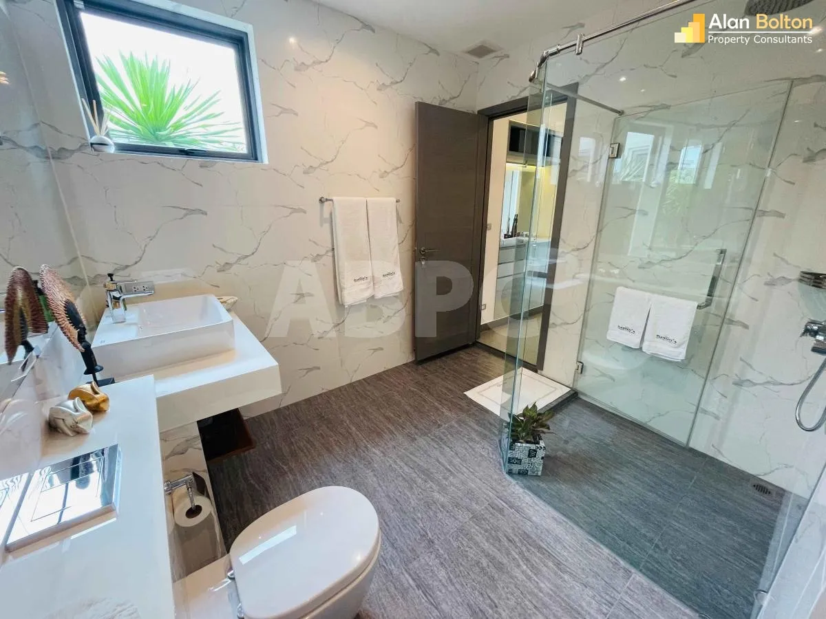 3 Bedrooms 3 bathrooms Luxury Pool Villa in East Pattaya photo 10