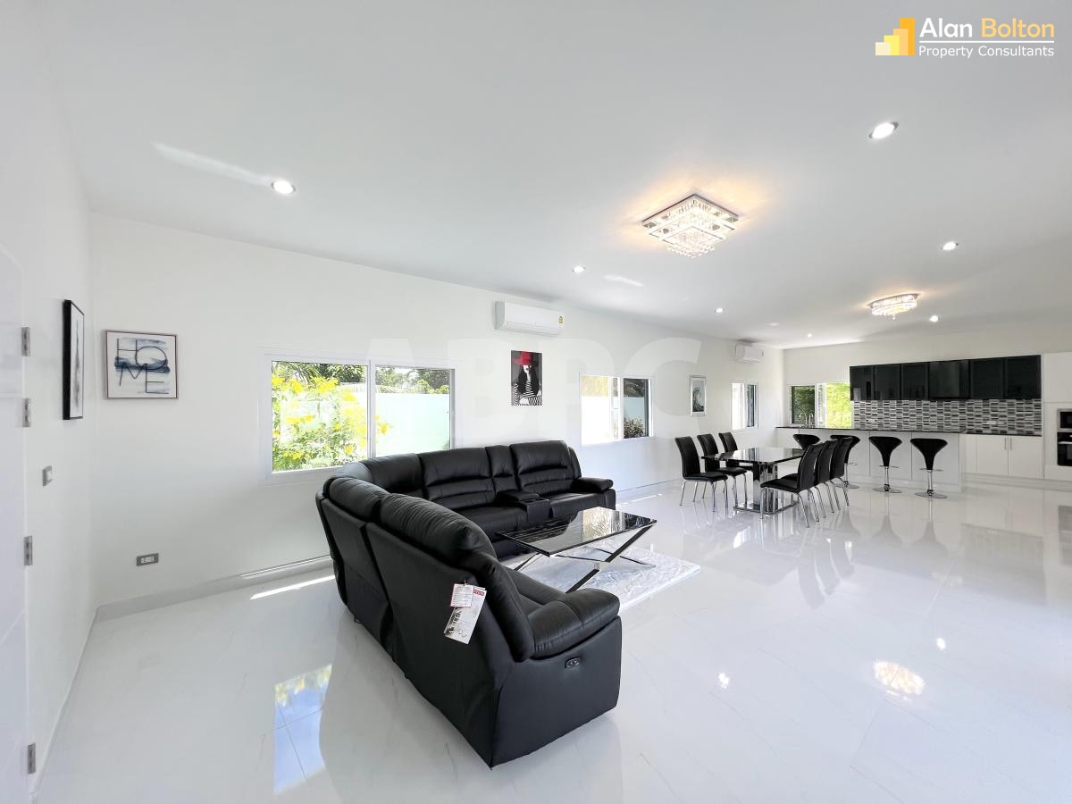 Pool Villa at Chaknork Lake, Pattaya photo 6