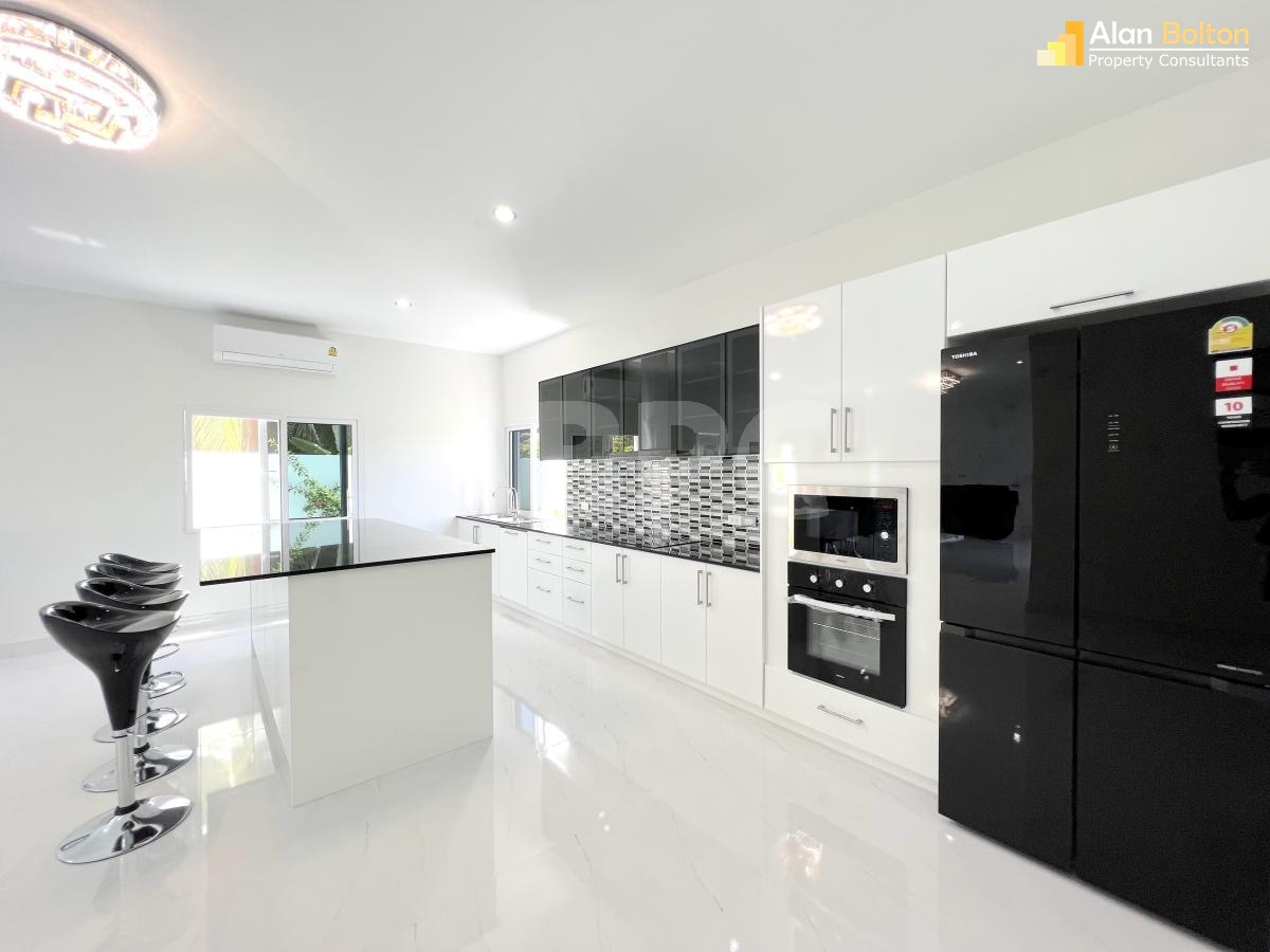 Pool Villa at Chaknork Lake, Pattaya photo 8