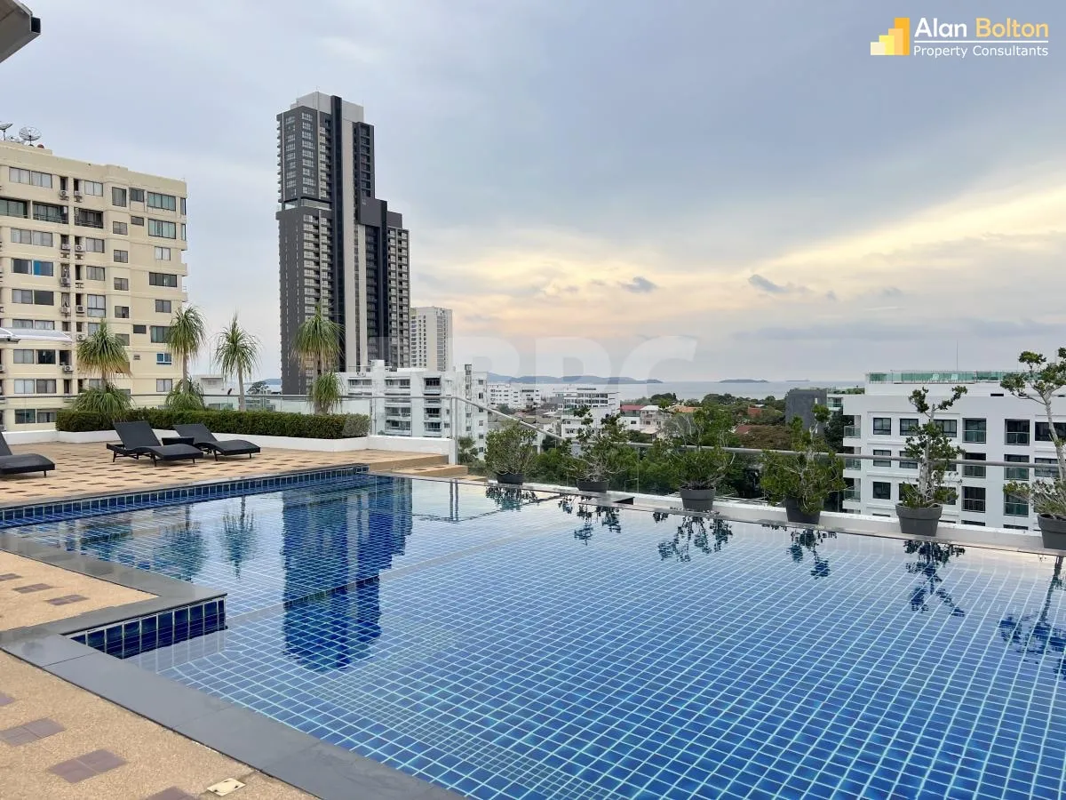 2 Bedrooms 2 Bathrooms in Pratumnak