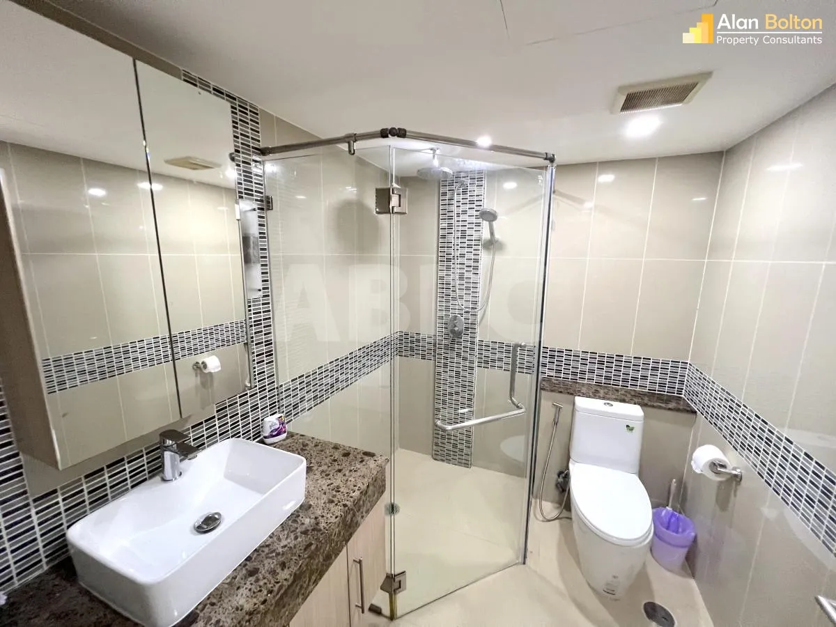 2 Bedrooms 2 Bathrooms in Pratumnak photo 8
