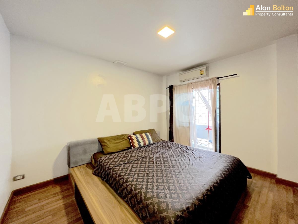 3 Bed 3 Bath Townhouse In Jomtien photo 24